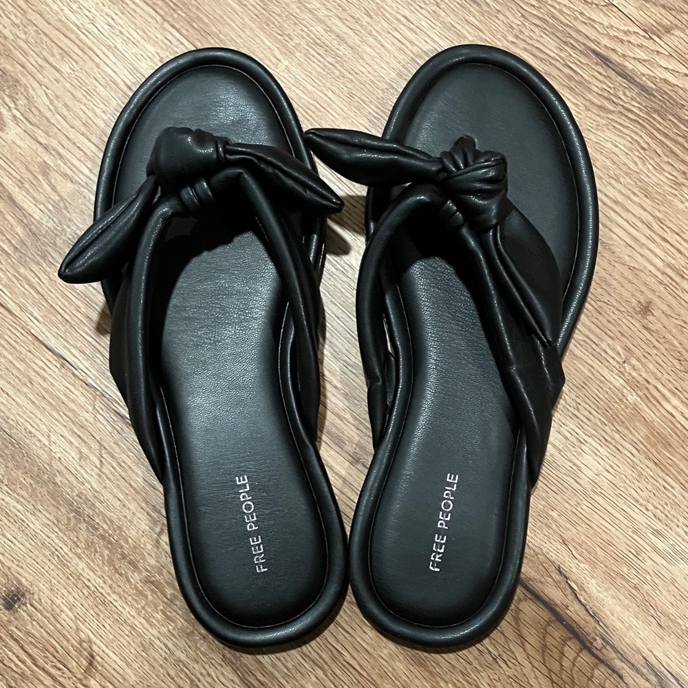 FP Collection - Brynn Bow Sandals Size 38 - Picture 5 of 6